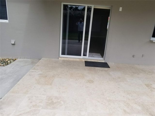 1016 NE 5th St 0, Hallandale Beach, FL 33009