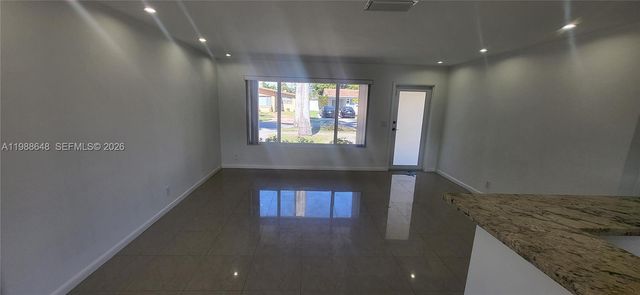 1016 NE 5th St 0, Hallandale Beach, FL 33009