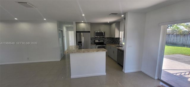 1016 NE 5th St 0, Hallandale Beach, FL 33009