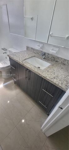 1016 NE 5th St 0, Hallandale Beach, FL 33009