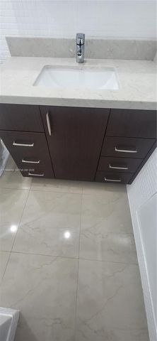 1016 NE 5th St 0, Hallandale Beach, FL 33009