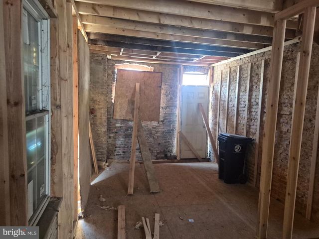1824 N CHAPEL ST, Baltimore, MD 21213