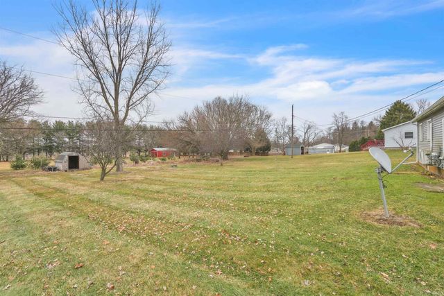 1909 Bodenhafer Drive, Kendallville, IN 46755