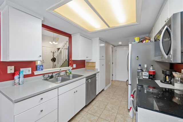 5715 Thornbriar Lane, Fort Wayne, IN 46835