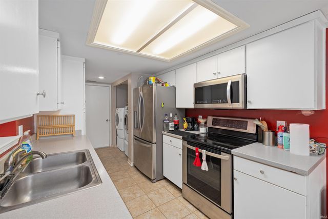 5715 Thornbriar Lane, Fort Wayne, IN 46835