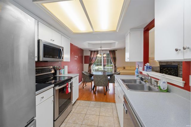 5715 Thornbriar Lane, Fort Wayne, IN 46835