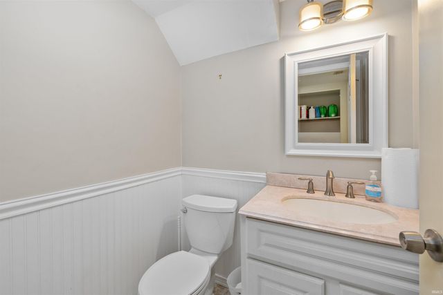 5715 Thornbriar Lane, Fort Wayne, IN 46835