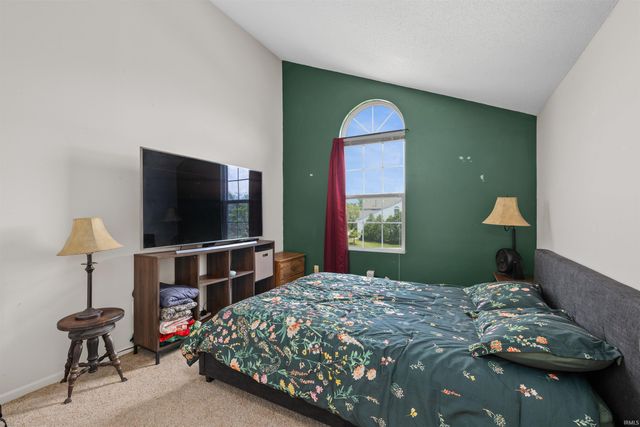 5715 Thornbriar Lane, Fort Wayne, IN 46835