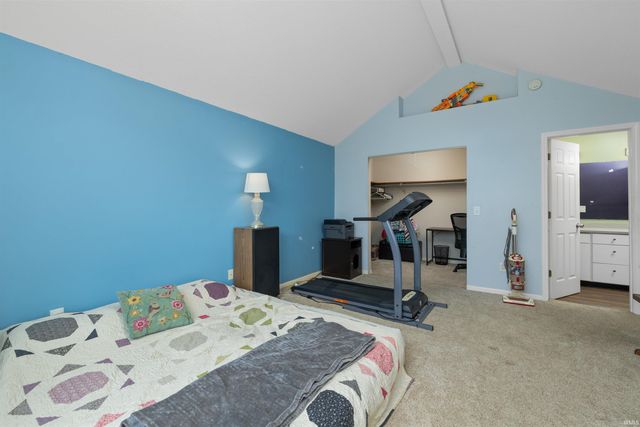5715 Thornbriar Lane, Fort Wayne, IN 46835
