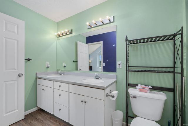 5715 Thornbriar Lane, Fort Wayne, IN 46835