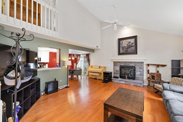 5715 Thornbriar Lane, Fort Wayne, IN 46835