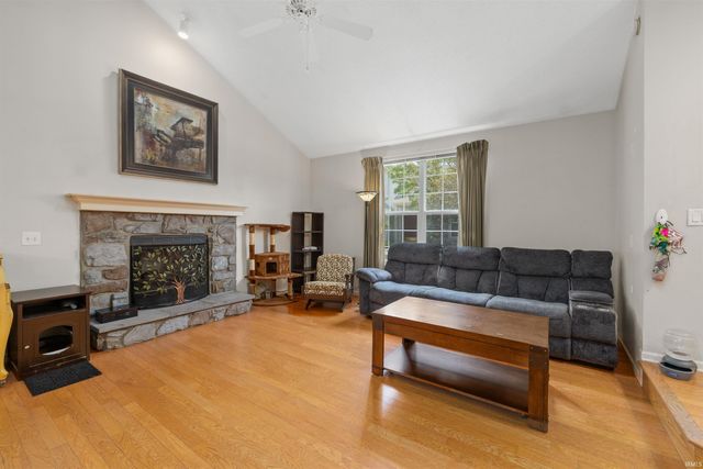 5715 Thornbriar Lane, Fort Wayne, IN 46835