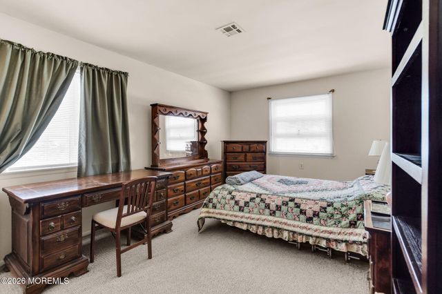 12 Aztec Court, Toms River, NJ 08757