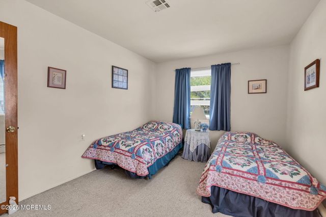 12 Aztec Court, Toms River, NJ 08757