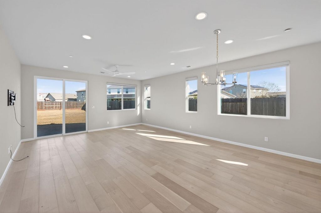 Image 12 of property listing at 2431 Creekview Drive, Merced, CA 95340