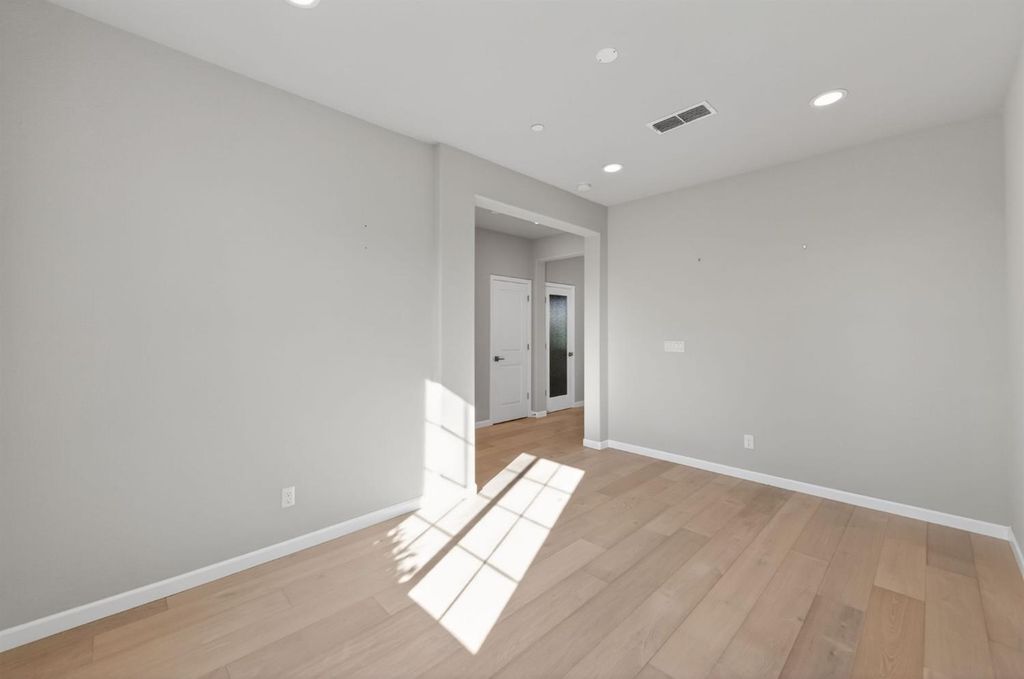 Image 17 of property listing at 2431 Creekview Drive, Merced, CA 95340