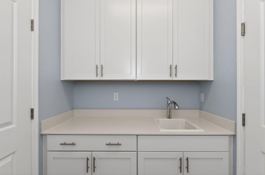 Image 19 of property listing at 2431 Creekview Drive, Merced, CA 95340