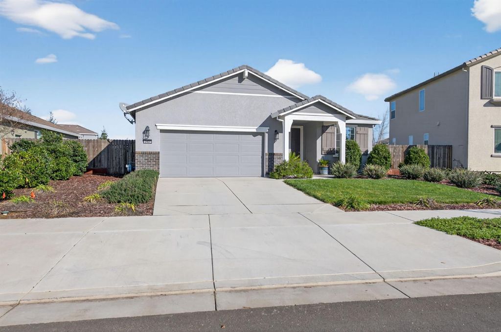 Image 2 of property listing at 2431 Creekview Drive, Merced, CA 95340