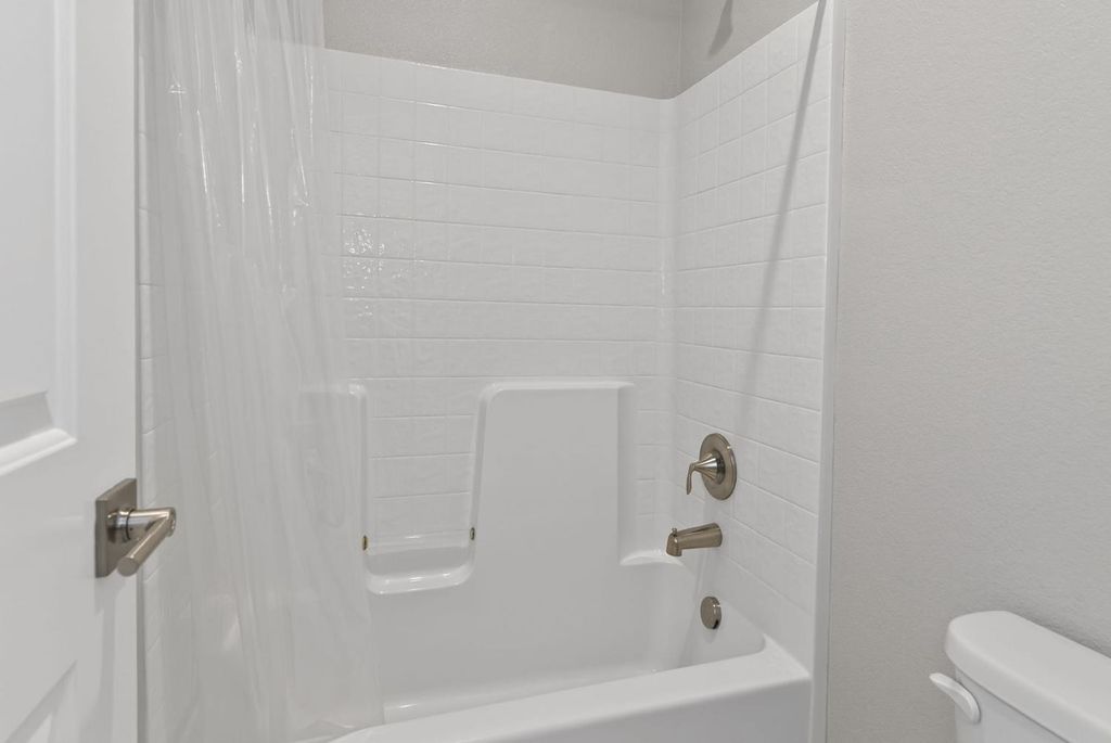 Image 22 of property listing at 2431 Creekview Drive, Merced, CA 95340