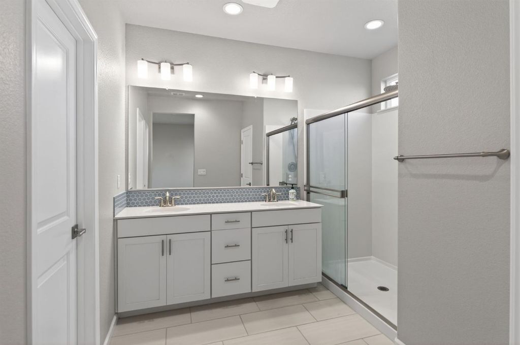 Image 29 of property listing at 2431 Creekview Drive, Merced, CA 95340