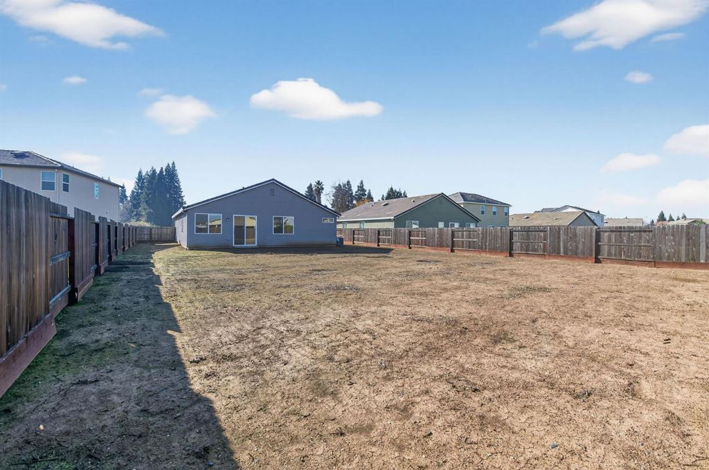 Image 33 of property listing at 2431 Creekview Drive, Merced, CA 95340