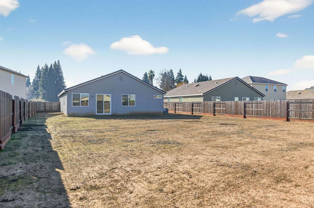 Image 34 of property listing at 2431 Creekview Drive, Merced, CA 95340