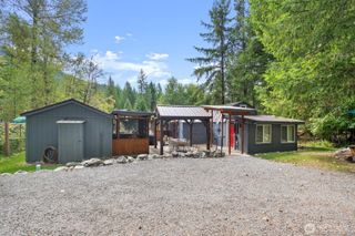 165 Nisqually Way, Ashford, WA 98304