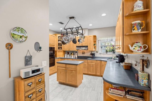 580 42nd Court, Vero Beach, FL 32968