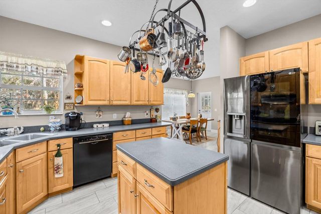 580 42nd Court, Vero Beach, FL 32968