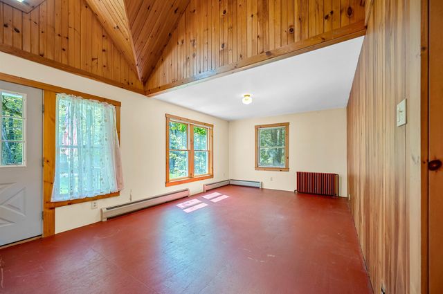 87 Bailey Pond Road, Marshfield, VT 05658