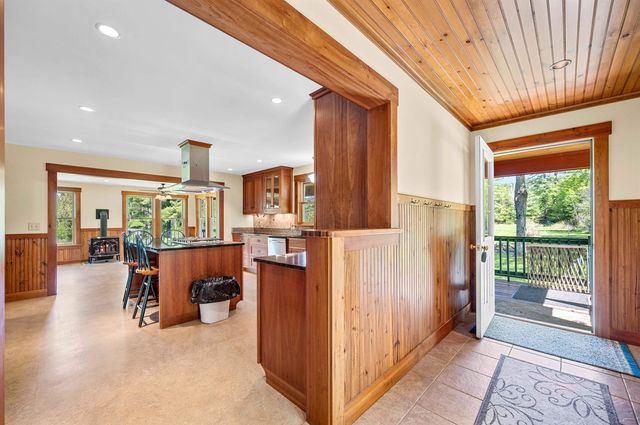 87 Bailey Pond Road, Marshfield, VT 05658