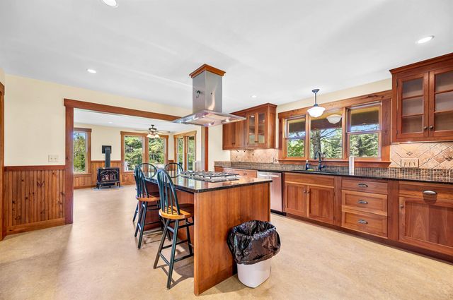 87 Bailey Pond Road, Marshfield, VT 05658