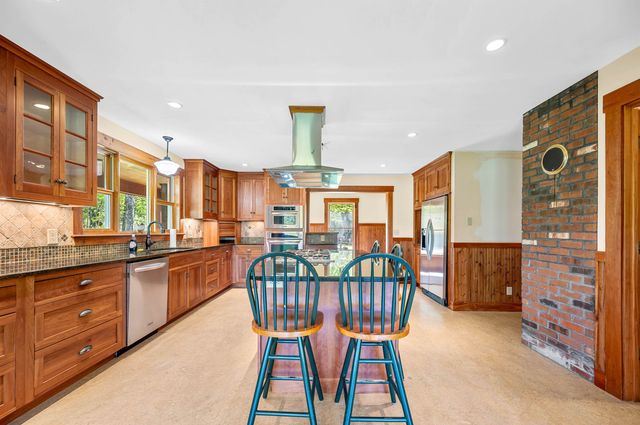 87 Bailey Pond Road, Marshfield, VT 05658