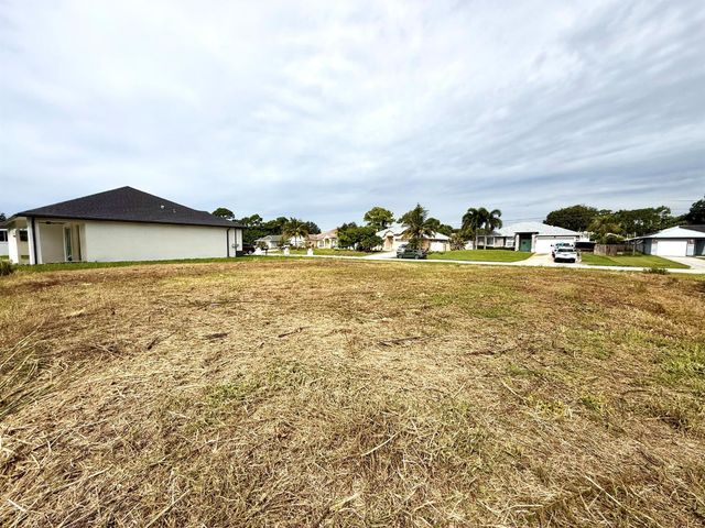1867 SW Hickock Terrace, Port St Lucie, FL 34953