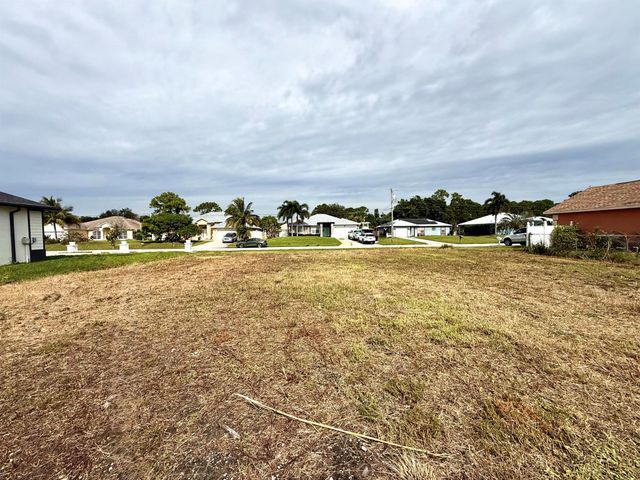 1867 SW Hickock Terrace, Port St Lucie, FL 34953