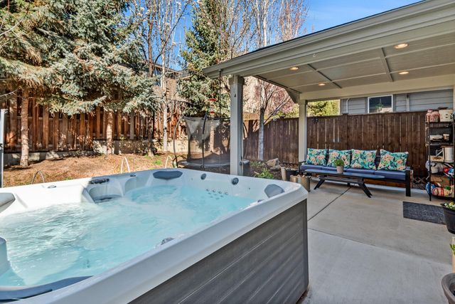 61137 SW Teton Lane, Bend, OR 97702