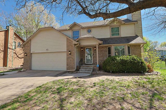 1129 N Manchester Ct, Wichita, KS 67212