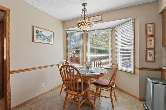 1129 N Manchester Ct, Wichita, KS 67212