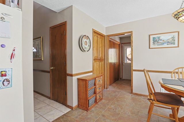 1129 N Manchester Ct, Wichita, KS 67212