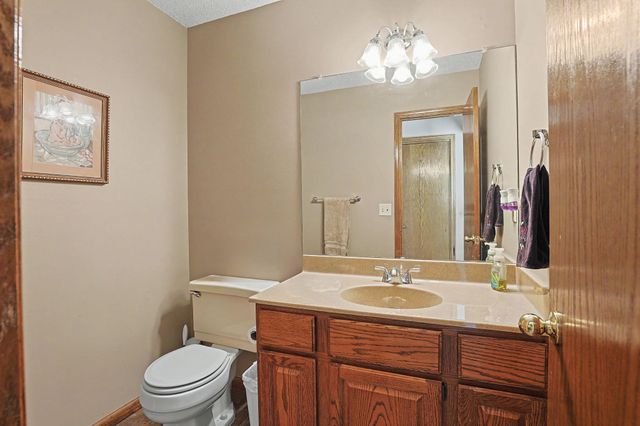 1129 N Manchester Ct, Wichita, KS 67212