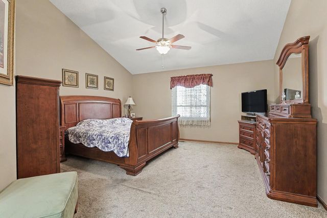 1129 N Manchester Ct, Wichita, KS 67212