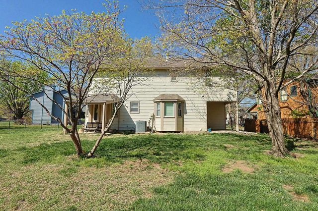 1129 N Manchester Ct, Wichita, KS 67212