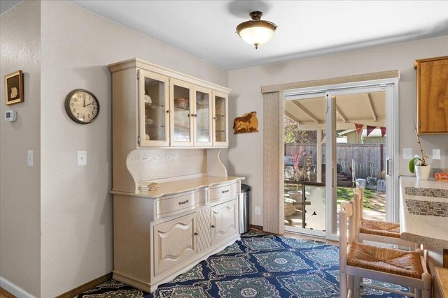 1459 SW Silver Maple Way, Grants Pass, OR 97526