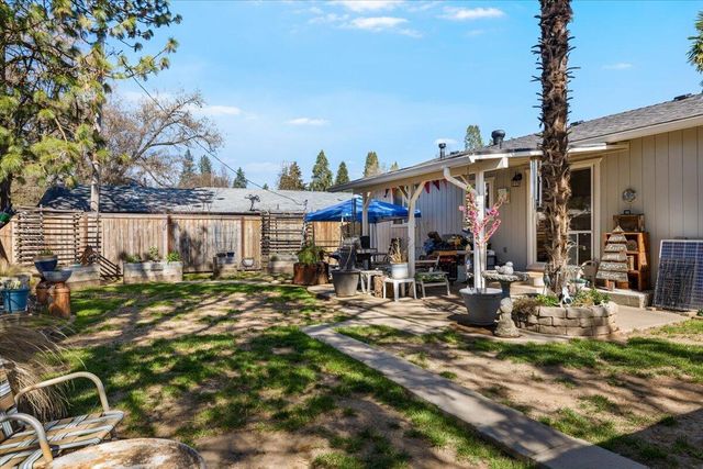 1459 SW Silver Maple Way, Grants Pass, OR 97526