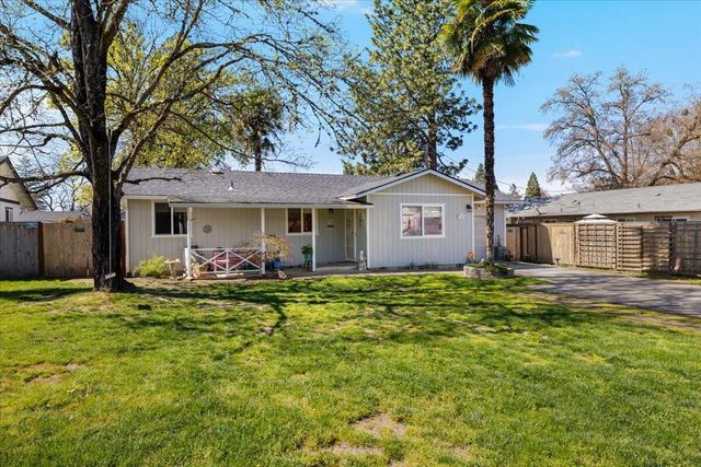 1459 SW Silver Maple Way, Grants Pass, OR 97526