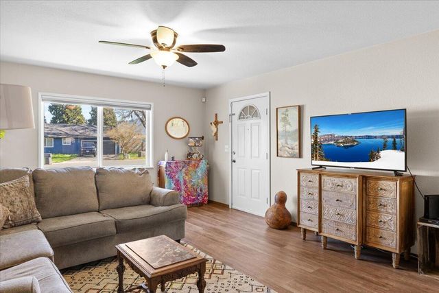 1459 SW Silver Maple Way, Grants Pass, OR 97526