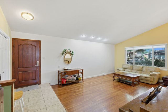 613 LEAMINGTON Avenue, Wilmette, IL 60091