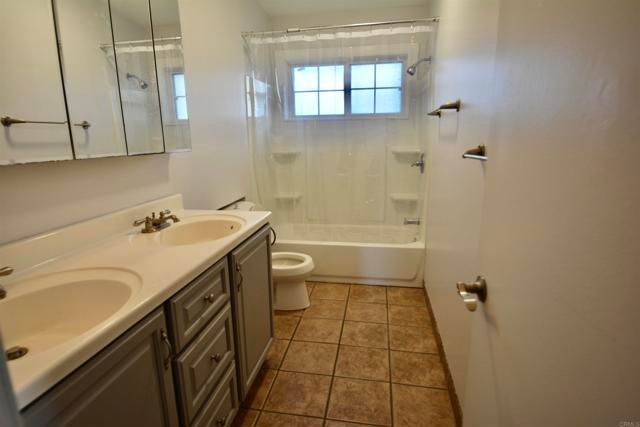 9149 Rosedale Drive B, Spring Valley, CA 91977