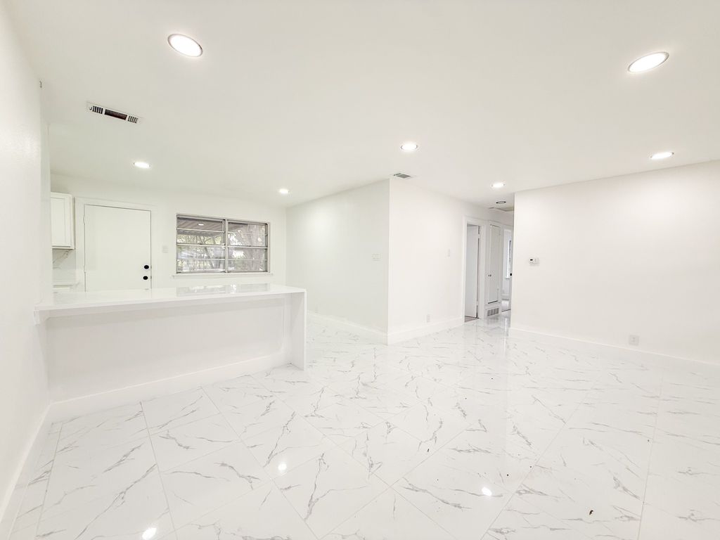 1839 Burning Tree Lane, Carrollton, TX 75006