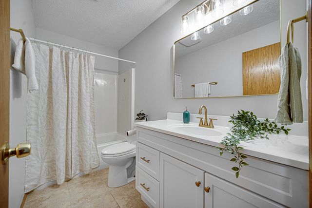 1409 Independence Drive, Hobart, IN 46342